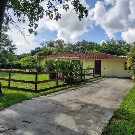 Sunshine Acre 2B 2B King Master Suite, Big Yard Davie Exterior photo