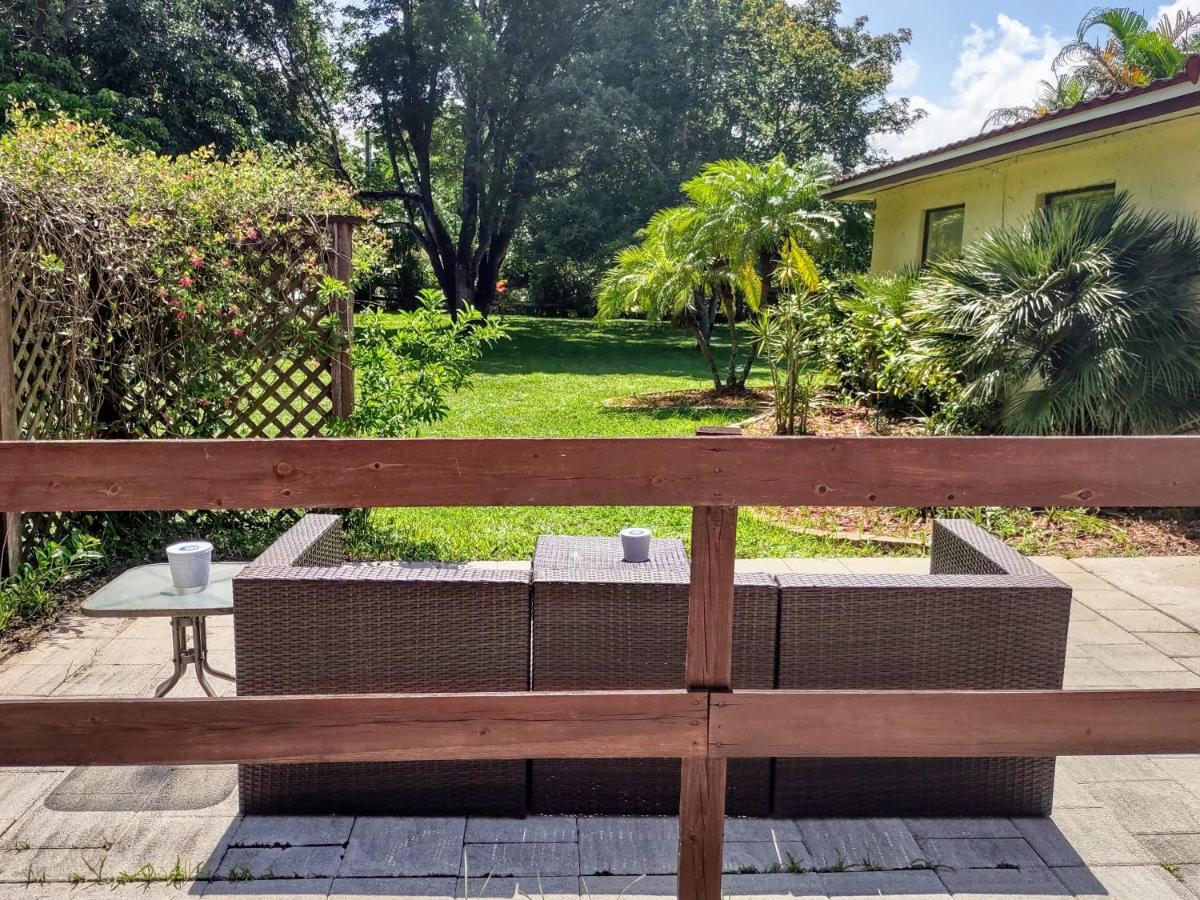Sunshine Acre 2b 2b King Master Suite, Big Yard Holiday home