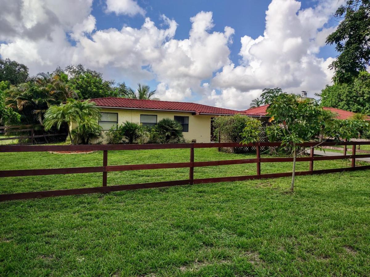 Sunshine Acre 2b 2b King Master Suite, Big Yard