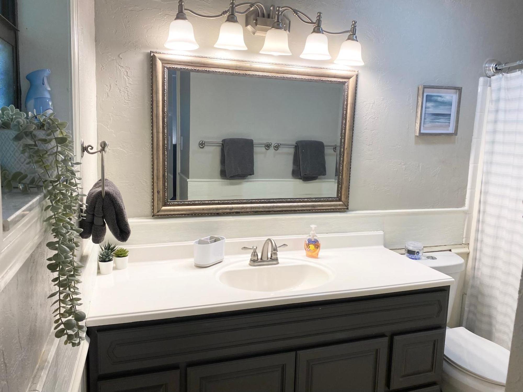 Sunshine Acre 2b 2b King Master Suite, Big Yard Holiday home Davie