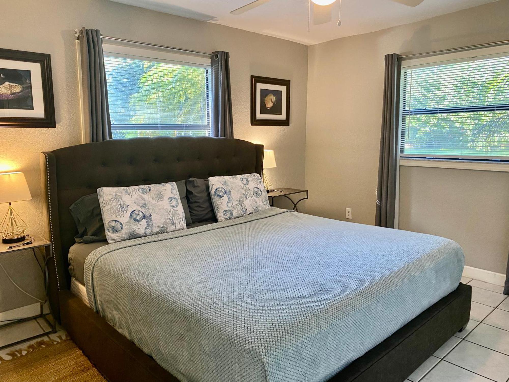 Holiday home Sunshine Acre 2b 2b King Master Suite, Big Yard *